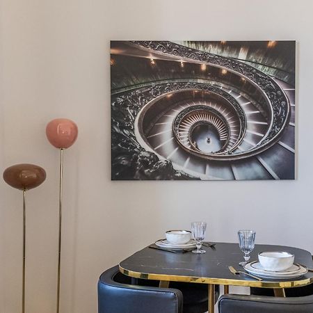 The Gatsby Room - 50M Des Halles Нарбонна Экстерьер фото